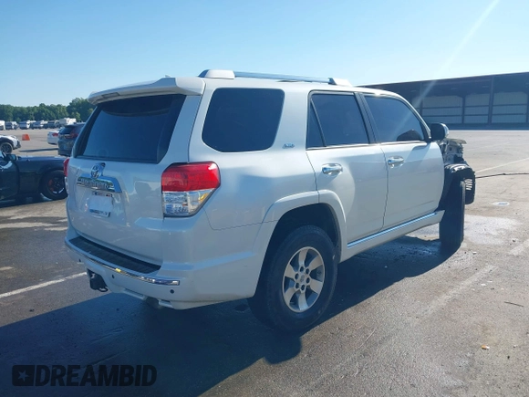 2011 Toyota 4Runner Trail z VIN JTEBU5JR7B5035496, wystawiony jako IAAI lot #42319548 z przebiegiem 253 437 mil mil oraz . Historia ofert i sprzedaży dostępna na DreamBid. Obrazek 4.