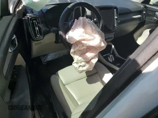 2021 Volvo XC40 Inscription с VIN YV4162UL0M2547716, выставлен на аукционе Copart как лот 48886655 с пробегом Не указан миль и Списание • Salvage title. История ставок и продаж доступна на DreamBid. Изображение 8.