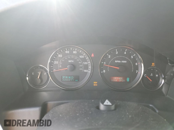2006 Jeep Commander Limited with VIN 1J8HG58276C199081, listed as a Copart auction lot 65040944 with 220,377 mi miles and Salvage Title. Bid and sale history available at carsss.com. Image 9.