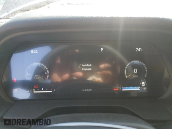 2023 Jeep Grand Cherokee Laredo z VIN 1C4RJGAG7PC662935, wystawiony jako Copart lot #47986615 z przebiegiem 12 306 mil mil oraz Szkoda całkowita • Salvage title. Historia ofert i sprzedaży dostępna na DreamBid. Obrazek 9.