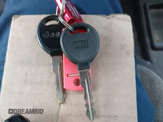 2000 Jeep Cherokee SE с VIN 1J4FT28S2YL105971, выставлен на аукционе IAAI как лот 42014977 с пробегом 216 823 миль миль и . История ставок и продаж доступна на DreamBid. Изображение 11.