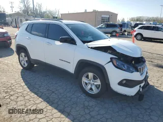 2022 Jeep Compass Latitude with VIN 3C4NJDBB8NT155351, listed as a Copart auction lot 80294454 with Not Provided miles and Salvage Title. Bid and sale history available at DreamBid. Image 4.