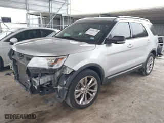 2019 Ford Explorer XLT with VIN 1FM5K7D86KGB38219, listed as a IAAI auction lot 41649954 with 65,997 mi miles. Bid and sale history available at carsss.com. Image 2.