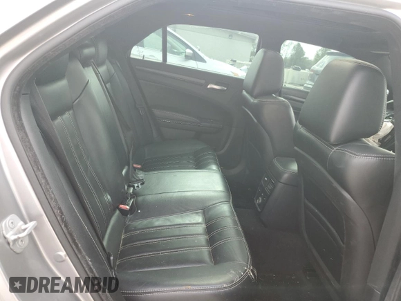 2013 Chrysler 300 S z VIN 2C3CCAGG2DH743939, wystawiony jako Copart lot #73681434 z przebiegiem 169 128 mil mil oraz Szkoda całkowita • Salvage title. Historia ofert i sprzedaży dostępna na DreamBid. Obrazek 10.