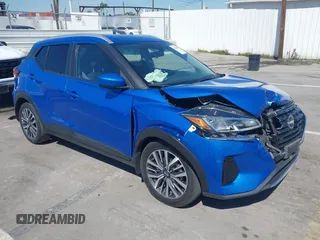 2022 Nissan Kicks SV with VIN 3N1CP5CV7NL509481, listed as a IAAI auction lot 41831963 with 29,977 mi miles. Bid and sale history available at carsss.com. Image 1.