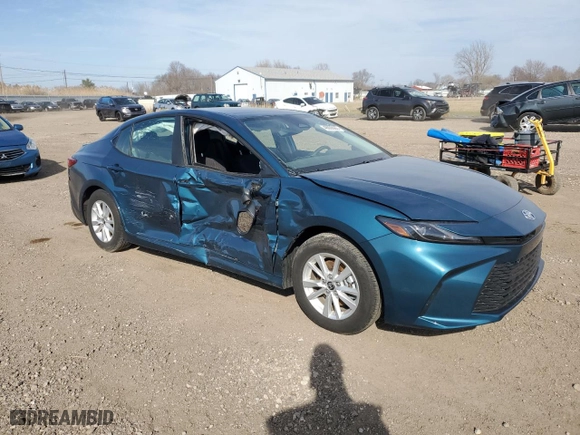 2025 Toyota Camry LE with VIN 4T1DAACK1SU533368, listed as a Copart auction lot 49908085 with 5,265 mi miles and Salvage Title. Bid and sale history available at carsss.com. Image 4.