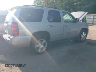 2007 Chevrolet Tahoe LTZ z VIN 1GNFK130X7J298560, wystawiony jako IAAI lot #42127703 z przebiegiem 268 095 mil mil oraz . Historia ofert i sprzedaży dostępna na DreamBid. Obrazek 4.