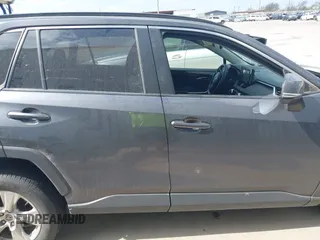2019 Toyota RAV4 XLE with VIN JTMW1RFV8KD034763, listed as a IAAI auction lot 41783300 with 78,925 mi miles. Bid and sale history available at carsss.com. Image 13.