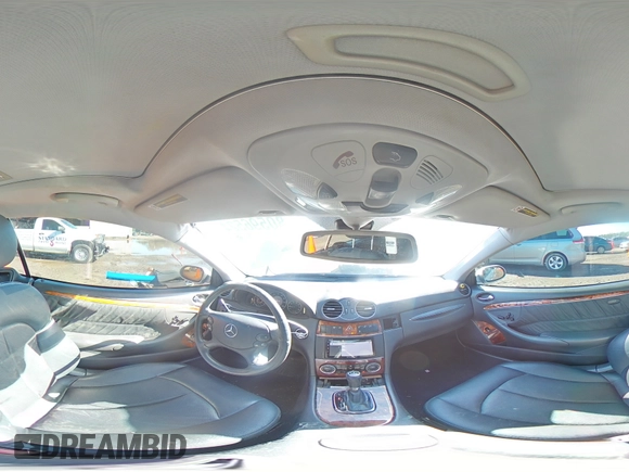 2005 Mercedes-Benz CLK 500 z VIN WDBTJ75J05F139522, wystawiony jako Copart lot #80596524 z przebiegiem 95 997 mil mil oraz Szkody całkowita. Historia ofert i sprzedaży dostępna na DreamBid. Obrazek 12.