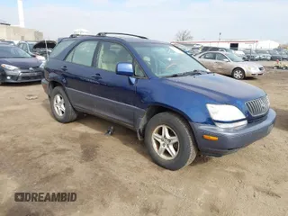 2001 Lexus RX 300 with VIN JTJHF10U310170085, listed as a IAAI auction lot 41795796 with 205,057 mi miles. Bid and sale history available at carsss.com. Image 1.