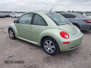2006 Volkswagen New Beetle Coupe with VIN 3VWPW31CX6M416079, listed as a IAAI auction lot 42100000 with 108,268 mi miles. Bid and sale history available at carsss.com. Image 3.