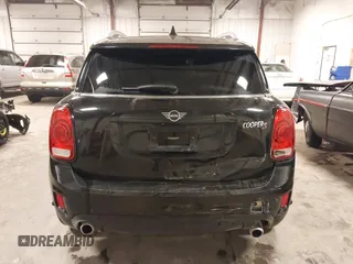 2019 MINI Countryman Cooper S с VIN WMZYT5C59K3G91029, выставлен на аукционе IAAI как лот 42039745 с пробегом 128 365 миль миль и . История ставок и продаж доступна на DreamBid. Изображение 17.