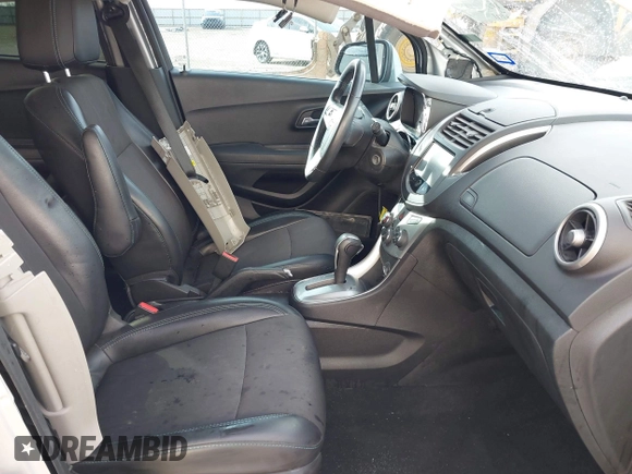 2015 Chevrolet Trax LT with VIN 3GNCJRSB0FL172030, listed as a IAAI auction lot 41523985 with 82,427 mi miles. Bid and sale history available at carsss.com. Image 5.