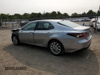 2024 Toyota Camry LE z VIN 4T1C11AK6RU190646, wystawiony jako Copart lot #58817045 z przebiegiem 19 276 mil mil oraz Szkoda całkowita • Salvage title. Historia ofert i sprzedaży dostępna na DreamBid. Obrazek 2.
