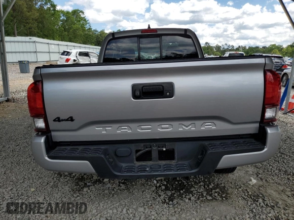 2020 Toyota Tacoma SR z VIN 3TYSX5EN1LT000617, wystawiony jako Copart lot #55799205 z przebiegiem 51 584 mil mil oraz Szkoda całkowita • Salvage title. Historia ofert i sprzedaży dostępna na DreamBid. Obrazek 6.