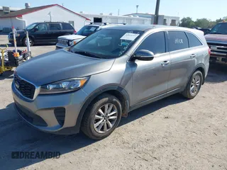 2019 Kia Sorento LX with VIN 5XYPG4A3XKG547848, listed as a IAAI auction lot 42023357 with 189,258 mi miles. Bid and sale history available at carsss.com. Image 2.