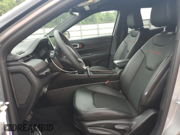2025 Jeep Compass Trailhawk with VIN 3C4NJDDN9ST556944, listed as a Copart auction lot 65061335 with 10,196 mi miles and Clean title. Bid and sale history available at DreamBid. Image 7.