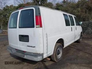 1998 Chevrolet Chevy Van z VIN 1GCGG25R0W1069769, wystawiony jako IAAI lot #41767029 z przebiegiem 239 428 mil mil oraz . Historia ofert i sprzedaży dostępna na DreamBid. Obrazek 4.