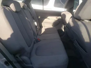 2007 Kia Rondo LX with VIN KNAFG525577024210, listed as a Copart auction lot 58610102 with 106,286 mi miles and Salvage Title. Bid and sale history available at carsss.com. Image 6.