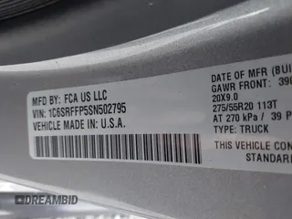 2025 Ram 1500 Big Horn z VIN 1C6SRFFP5SN502795, wystawiony jako IAAI lot #41498981 z przebiegiem 6 565 mil mil oraz . Historia ofert i sprzedaży dostępna na DreamBid. Obrazek 9.