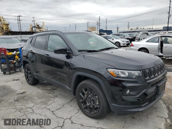 2025 Jeep Compass Latitude с VIN 3C4NJDBN5ST505542, выставлен на аукционе Copart как лот 48170865 с пробегом 1 000 миль миль и Списание • Salvage title. История ставок и продаж доступна на DreamBid. Изображение 4.