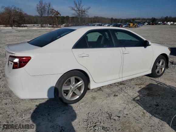 2014 Toyota Camry L with VIN 4T1BF1FK9EU844491, listed as a Copart auction lot 85773284 with 153,997 mi miles and Salvage Title. Bid and sale history available at carsss.com. Image 3.