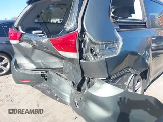 2011 Toyota Sienna LE AAS with VIN 5TDKK3DC0BS052186, listed as a IAAI auction lot 41808553 with 131,321 mi miles. Bid and sale history available at carsss.com. Image 6.