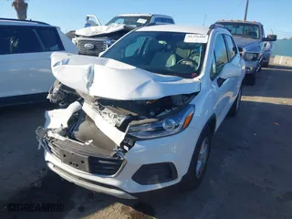 2021 Chevrolet Trax LT with VIN KL7CJLSB4MB320620, listed as a IAAI auction lot 41710408 with 35,580 mi miles. Bid and sale history available at carsss.com. Image 17.