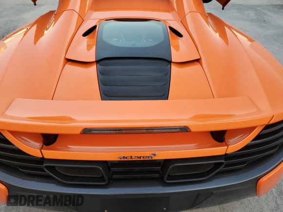2016 McLaren 650S z VIN SBM11FAA8GW005859, wystawiony jako Copart lot #83104094 z przebiegiem Nie podano mil oraz Nie do naprawy. Historia ofert i sprzedaży dostępna na DreamBid. Obrazek 11.