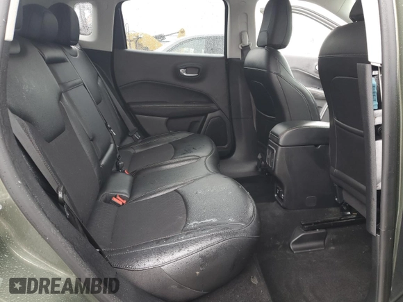 2019 Jeep Compass Latitude z VIN 3C4NJDBB8KT674296, wystawiony jako Copart lot #57901855 z przebiegiem 76 339 mil mil oraz Szkoda całkowita • Salvage title. Historia ofert i sprzedaży dostępna na DreamBid. Obrazek 11.