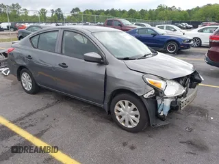 2017 Nissan Versa SV z VIN 3N1CN7AP3HL855554, wystawiony jako IAAI lot #42006848 z przebiegiem 155 485 mil mil oraz . Historia ofert i sprzedaży dostępna na DreamBid. Obrazek 1.