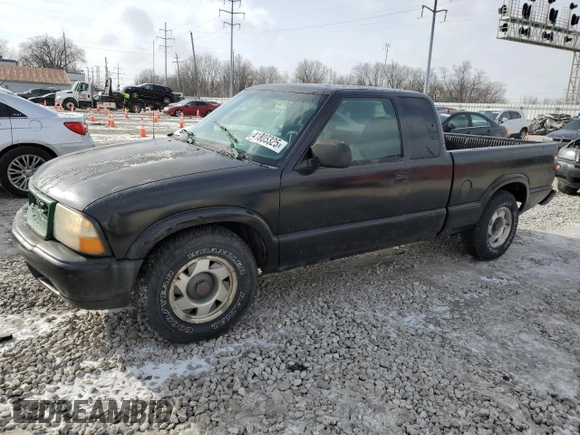 2001 GMC Sonoma SLS w/1SG Pkg with VIN 1GTCS19WX18167408, listed as a Copart auction lot 41805325 with 245,896 mi miles and Salvage Title. Bid and sale history available at carsss.com. Image 1.