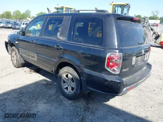 2008 Honda Pilot VP with VIN 5FNYF28218B002162, listed as a IAAI auction lot 39063504 with 252,691 mi miles. Bid and sale history available at carsss.com. Image 3.