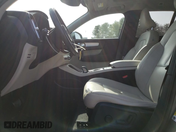 2019 Volvo XC40 Momentum с VIN YV4162XZ3K2013056, выставлен на аукционе Copart как лот 51208045 с пробегом 85 338 миль миль и Списание • Salvage title. История ставок и продаж доступна на DreamBid. Изображение 7.