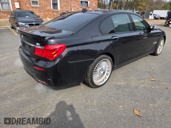 2012 BMW 7 Series 750i z VIN WBAKA8C56CCY3793, wystawiony jako Copart lot #49264245 z przebiegiem 118 295 mil mil oraz Czysty tytuł • Clean title. Historia ofert i sprzedaży dostępna na DreamBid. Obrazek 4.