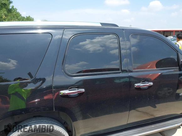 2008 GMC Yukon Denali z VIN 1GKFK63868J212274, wystawiony jako IAAI lot #42325441 z przebiegiem 272 701 mil mil oraz . Historia ofert i sprzedaży dostępna na DreamBid. Obrazek 12.
