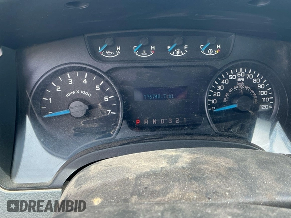 2013 Ford F-150 XL with VIN 1FTFX1CF9DKD85046, listed as a IAAI auction lot 42303620 with 176,740 mi miles and . Bid and sale history available at DreamBid. Image 1.