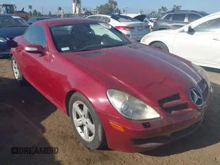 2008 Mercedes-Benz SLK-Class 3.0L with VIN WDBWK54F28F183800, listed as a IAAI auction lot 40371974 with Not Provided miles. Bid and sale history available at carsss.com. Image 1.