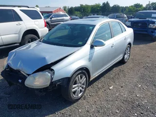 2007 Volkswagen Jetta Wolfsburg Edition with VIN 3VWEF71K87M198635, listed as a IAAI auction lot 42628986 with 180,029 mi miles and . Bid and sale history available at DreamBid. Image 2.