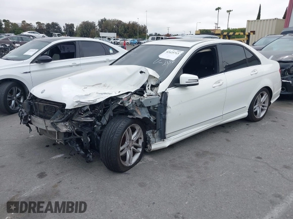 2013 Mercedes-Benz C 250 Sport z VIN WDDGF4HBXDA862156, wystawiony jako IAAI lot #42425713 z przebiegiem Nie podano mil oraz . Historia ofert i sprzedaży dostępna na DreamBid. Obrazek 17.