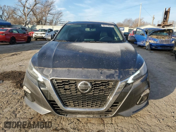 2019 Nissan Altima SL with VIN 1N4BL4EV1KC170077, listed as a Copart auction lot 85724684 with 64,089 mi miles and Salvage Title. Bid and sale history available at DreamBid. Image 5.