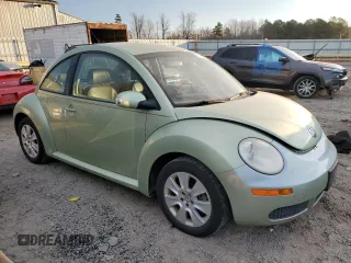2009 Volkswagen New Beetle Coupe S with VIN 3VWPW31C99M513021, listed as a Copart auction lot 83521914 with 82,850 mi miles and Clean Title. Bid and sale history available at carsss.com. Image 4.