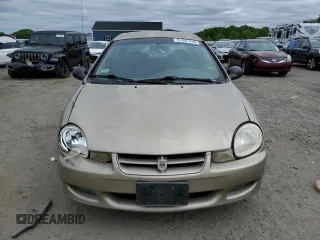 2002 Dodge Neon SE z VIN 1B3AS46CX2D535700, wystawiony jako Copart lot #57387495 z przebiegiem 62 121 mil mil oraz Tytuł czysty. Historia ofert i sprzedaży dostępna na DreamBid. Obrazek 5.