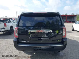 2018 GMC Yukon XL Denali with VIN 1GKS2HKJ0JR361463, listed as a IAAI auction lot 41713458 with 113,569 mi miles. Bid and sale history available at carsss.com. Image 16.