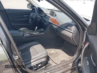 2014 BMW 3 Series 328i xDrive с VIN WBA3B5C5XEP652003, выставлен на аукционе IAAI как лот 42599798 с пробегом 117 649 миль миль и . История ставок и продаж доступна на DreamBid. Изображение 5.