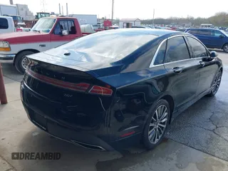 2017 Lincoln MKZ Premiere z VIN 3LN6L5A99HR645409, wystawiony jako IAAI lot #41992396 z przebiegiem 121 506 mil mil oraz . Historia ofert i sprzedaży dostępna na DreamBid. Obrazek 4.