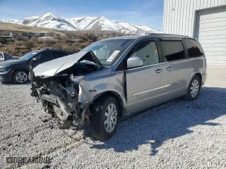 2016 Chrysler Town & Country Touring with VIN 2C4RC1BG7GR199255, listed as a Copart auction lot 47059775 with 171,285 mi miles and Salvage Title. Bid and sale history available at carsss.com. Image 1.