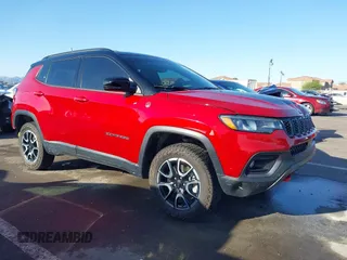 2024 Jeep Compass Trailhawk with VIN 3C4NJDDN4RT164366, listed as a IAAI auction lot 41739525 with 17,256 mi miles and . Bid and sale history available at DreamBid. Image 1.