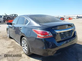 2014 Nissan Altima 2.5 S with VIN 1N4AL3AP3EN390472, listed as a IAAI auction lot 41666494 with 82,619 mi miles. Bid and sale history available at carsss.com. Image 3.