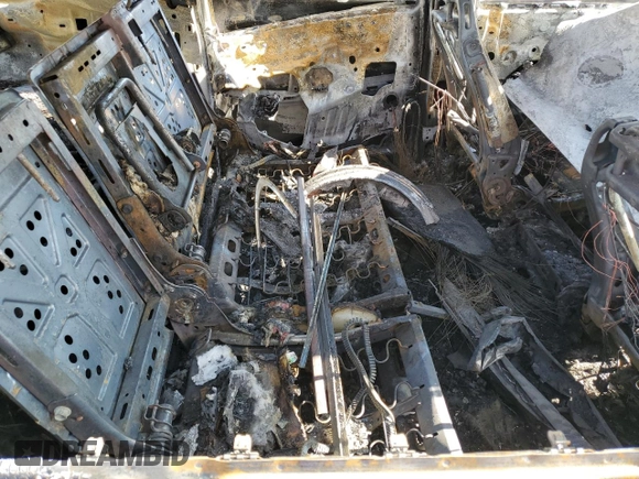2015 Cadillac Escalade z VIN 1GYS4GKJ9FR105663, wystawiony jako Copart lot #50601235 z przebiegiem Nie podano mil oraz Szkoda całkowita • Salvage title. Historia ofert i sprzedaży dostępna na DreamBid. Obrazek 11.